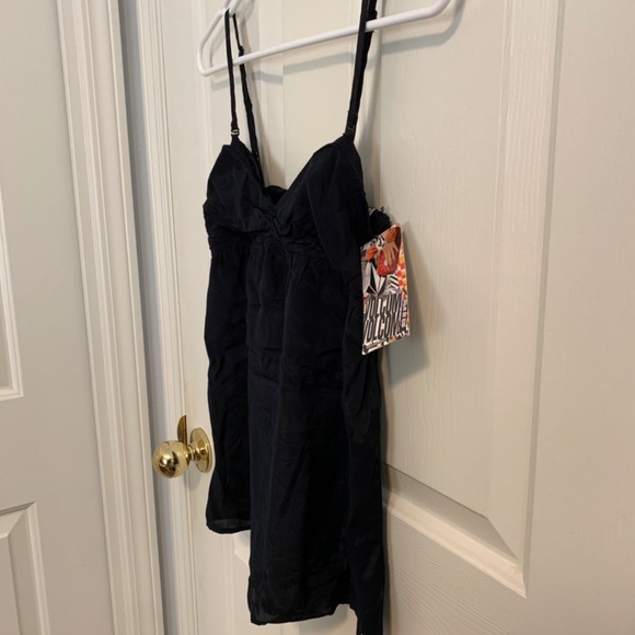 Volcom Spaghetti Strap Black Top Size Small - Picture 5 of 8